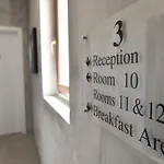 Quaint Boutique 3*