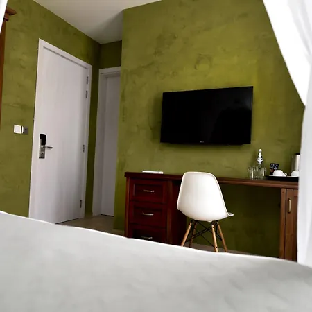 Quaint Boutique 3* ナダ