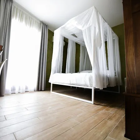 Quaint Boutique Szálloda 3*