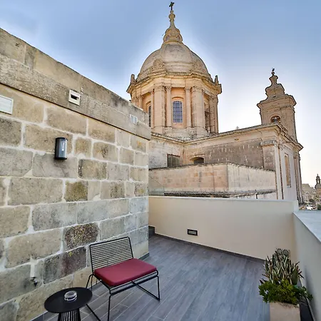 Quaint Boutique In-Nadur