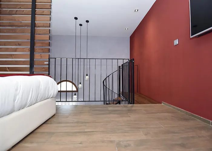 Quaint Boutique Отель Надур