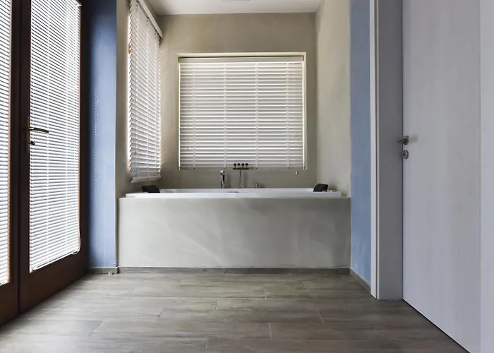 Quaint Boutique Отель 3*