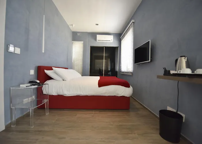 Quaint Boutique Отель Надур