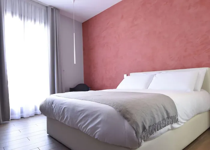 Отель Quaint Boutique Надур