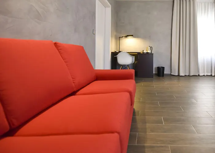 Quaint Boutique Отель Надур